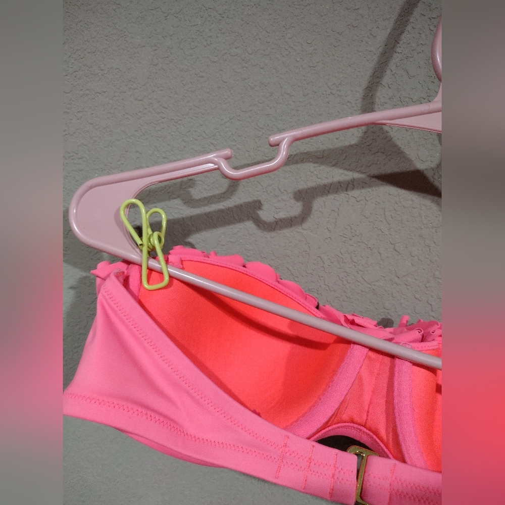 Victoria's Secret Ruffle Rosette Swim Top - Picture 4 of 5